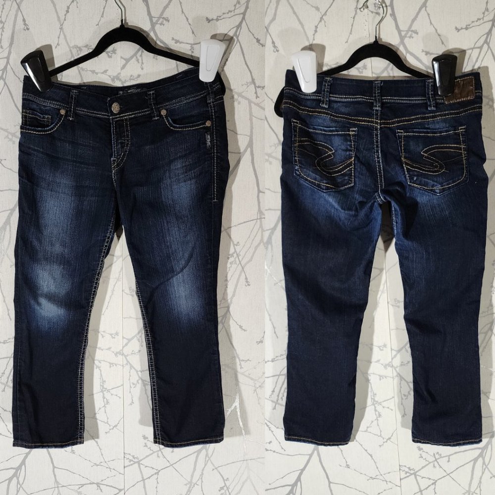 Silver Suki Dark Wash Low Rise Capri Jeans